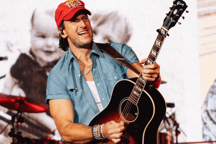 Russell Dickerson in Kansas City: The Ultimate Fan Guide to Concerts & “Blue Tacoma”