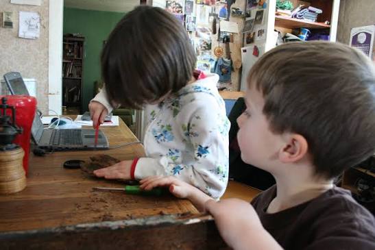 Why Unschooling Is Growing in Popularity Among U.S. Families in 2025