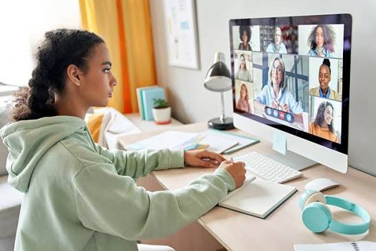 Can Online Universities Truly Rival Traditional Campuses in the Future of Higher Education?