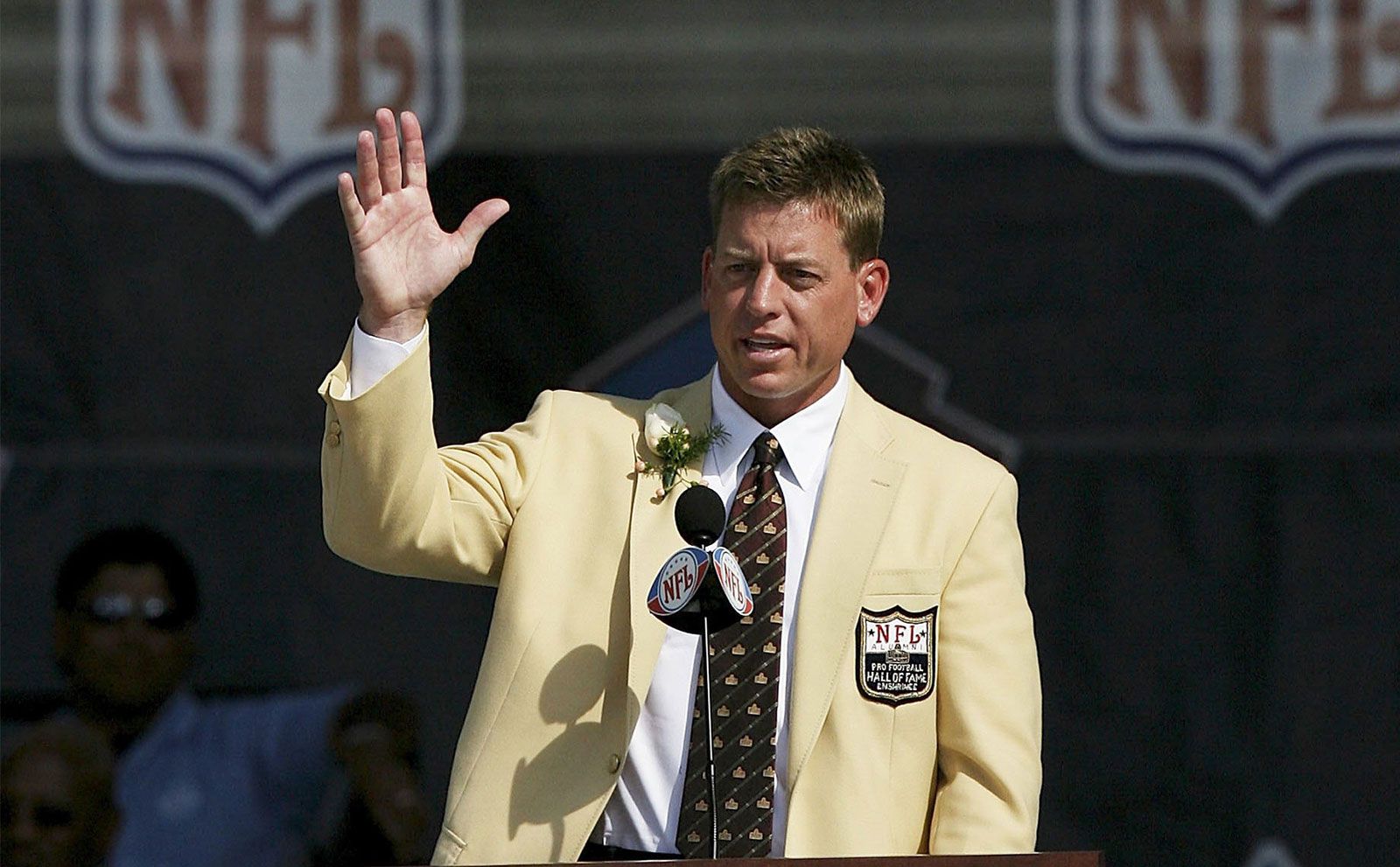 Troy Aikman: The Architect of the Cowboys Dynasty and the Voice of Modern Football